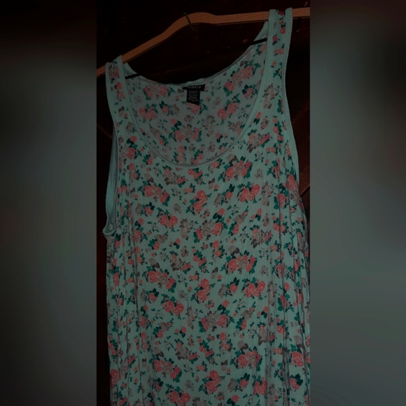 Torrid Floral Tank Top - Picture 2 of 6